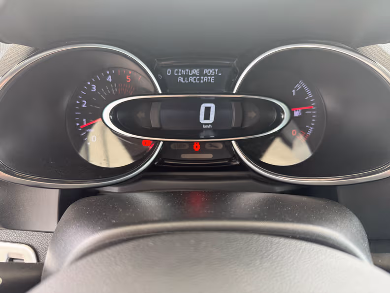 Renault Clio - 11