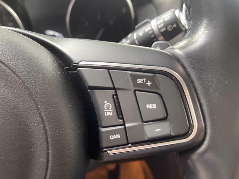 Jaguar F-Pace - 20