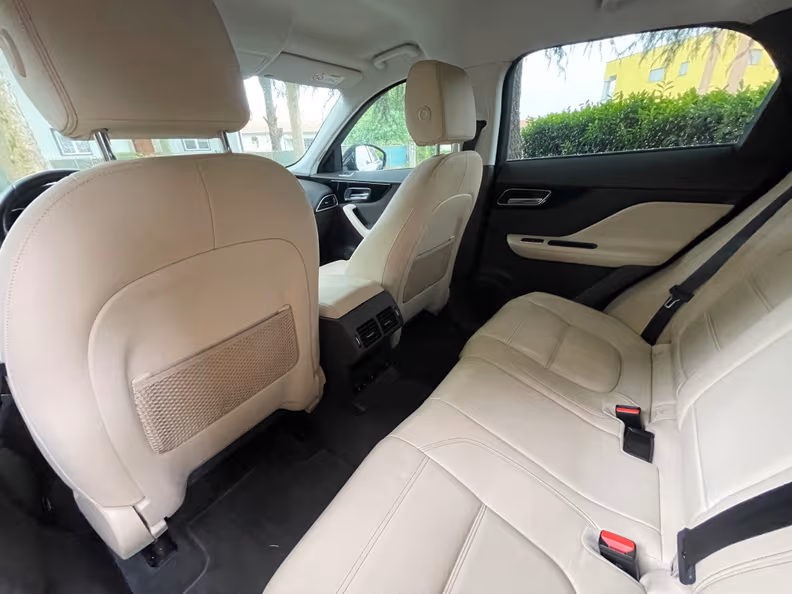 Jaguar F-Pace - 29