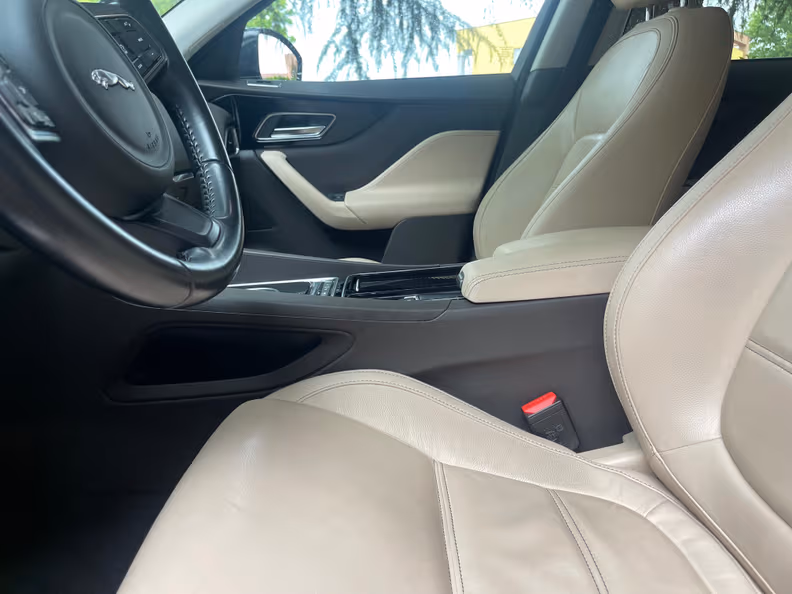 Jaguar F-Pace - 34
