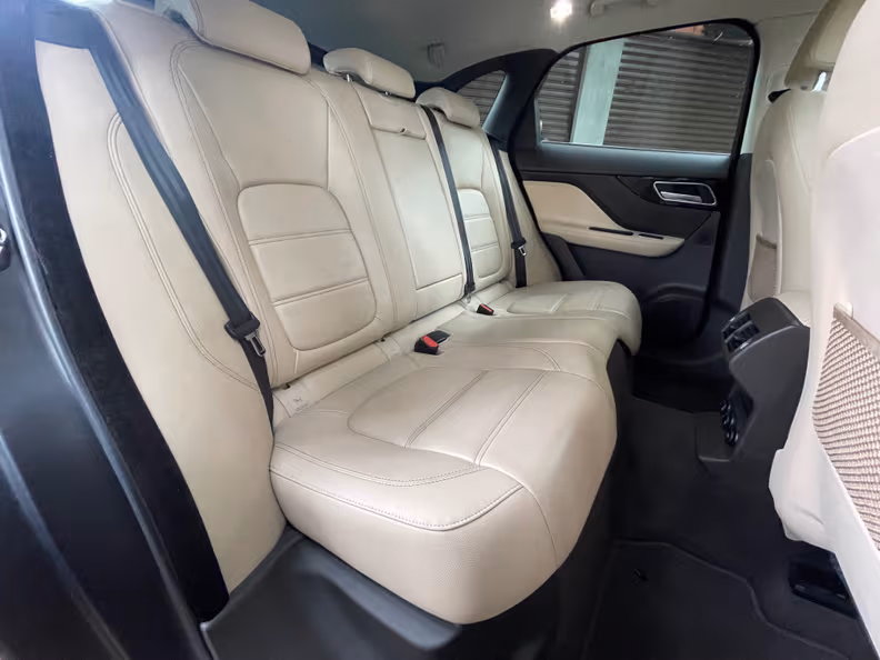 Jaguar F-Pace - 27