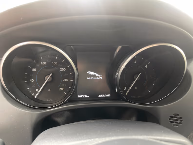 Jaguar F-Pace - 12