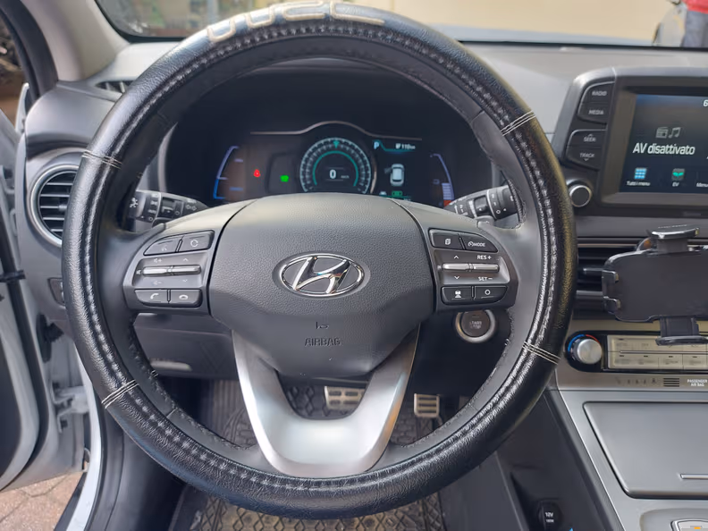 Hyundai Kona - 13