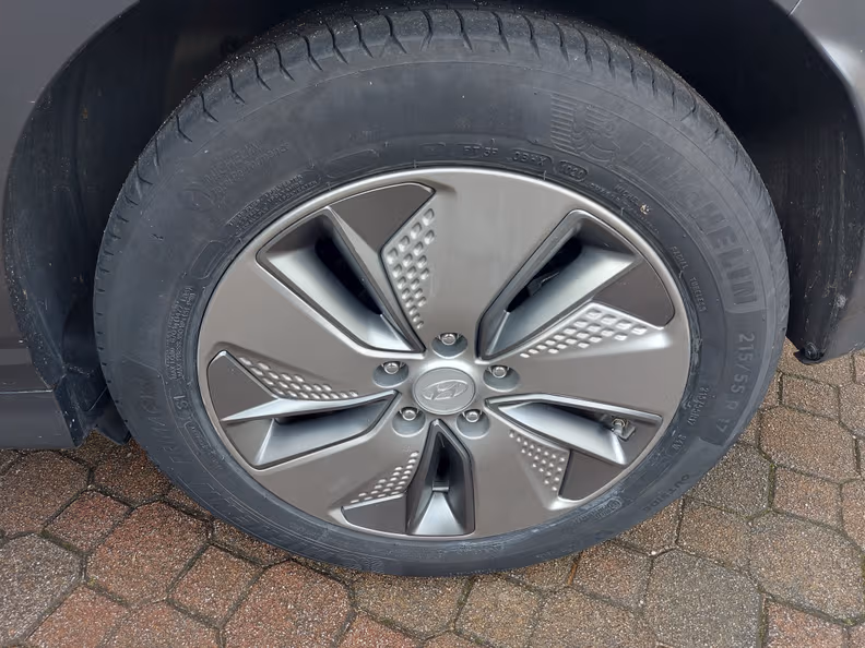 Hyundai Kona - 21