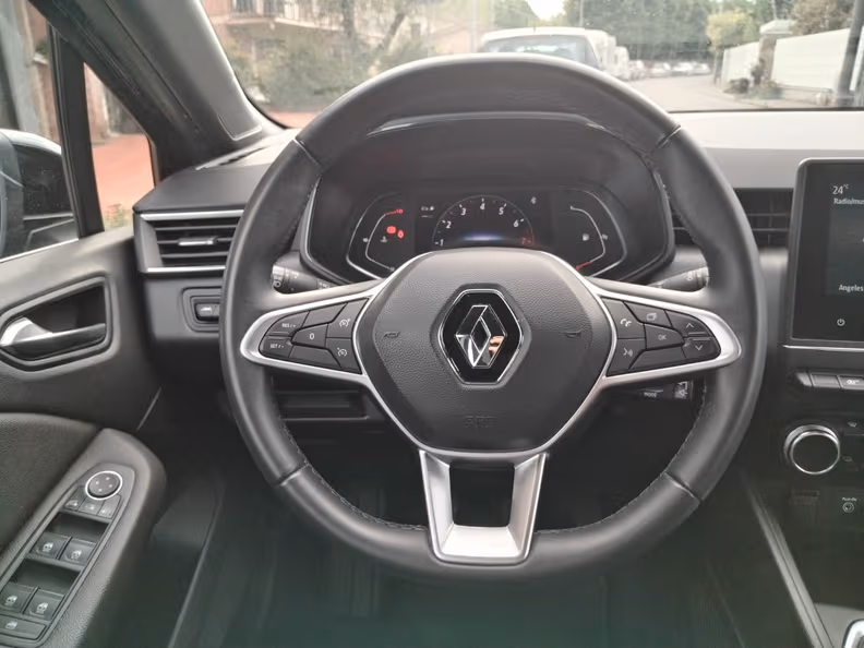 Renault Clio - 30