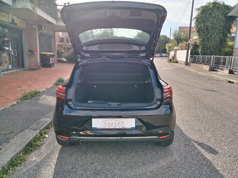 Renault Clio - 11