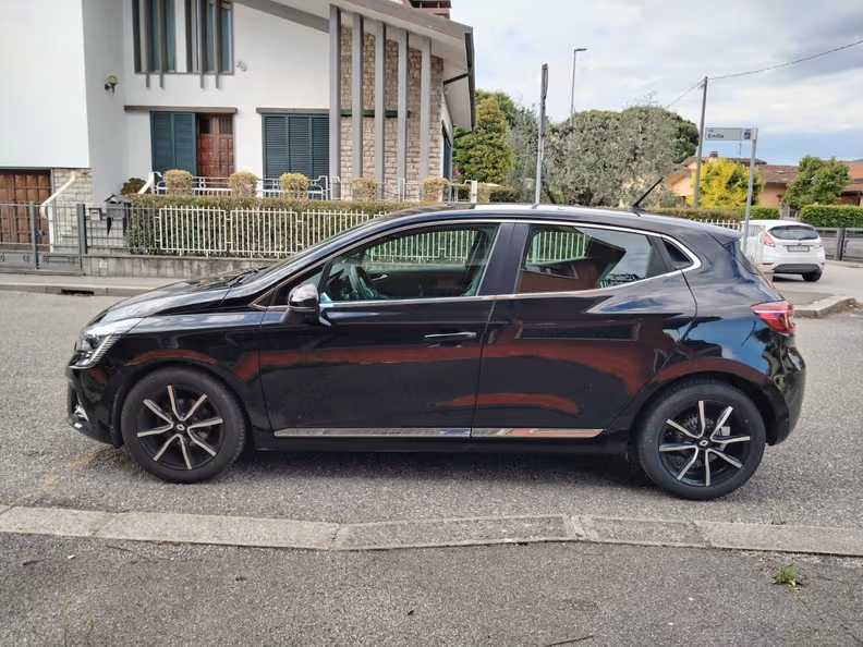 Renault Clio - 25