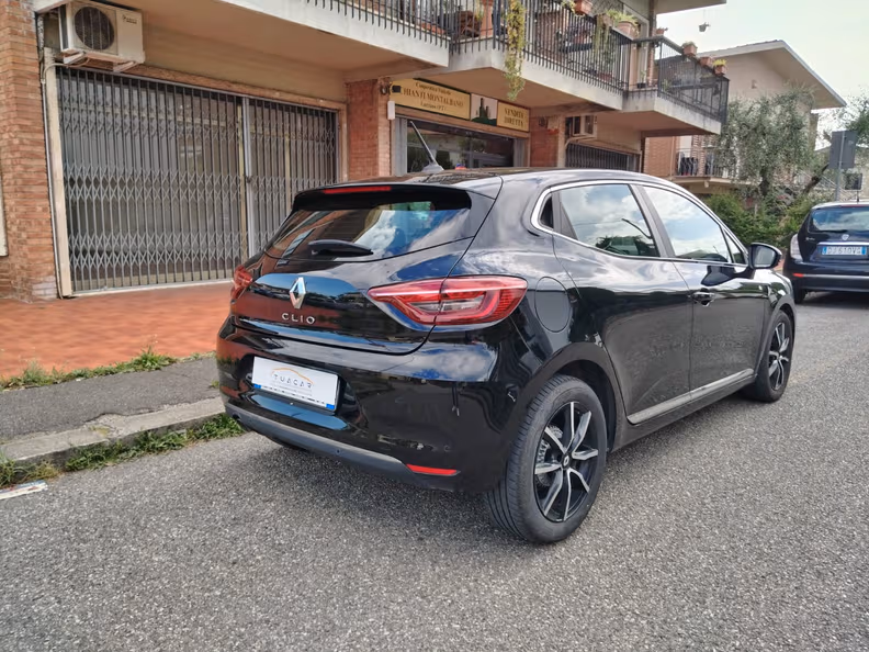 Renault Clio - 9