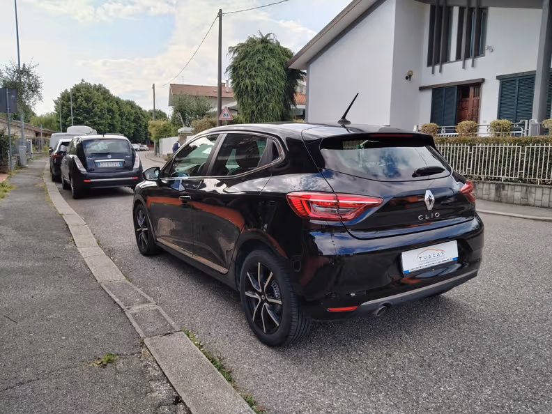 Renault Clio - 23