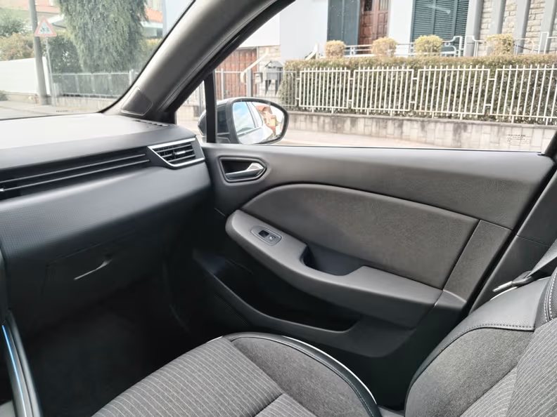 Renault Clio - 40