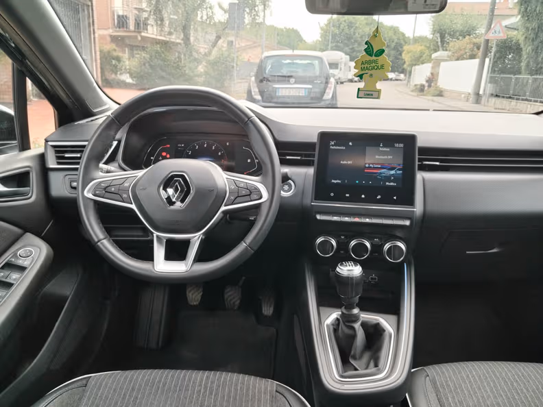 Renault Clio - 39