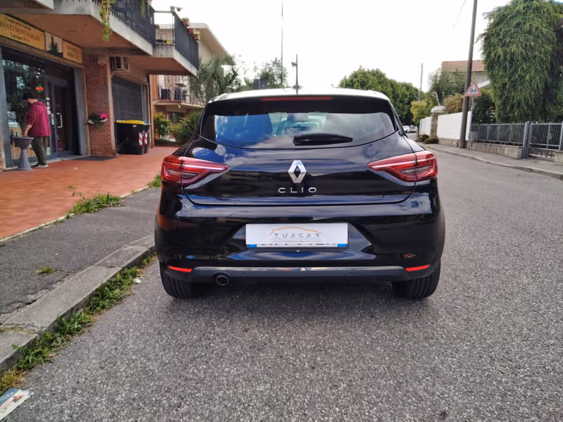 Renault Clio - 10