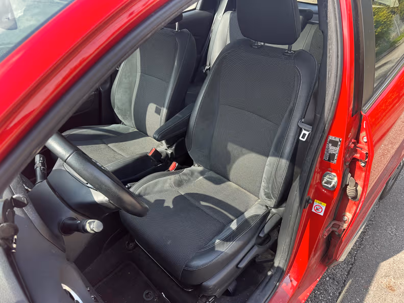 Toyota Yaris - 10