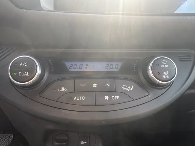 Toyota Yaris - 28