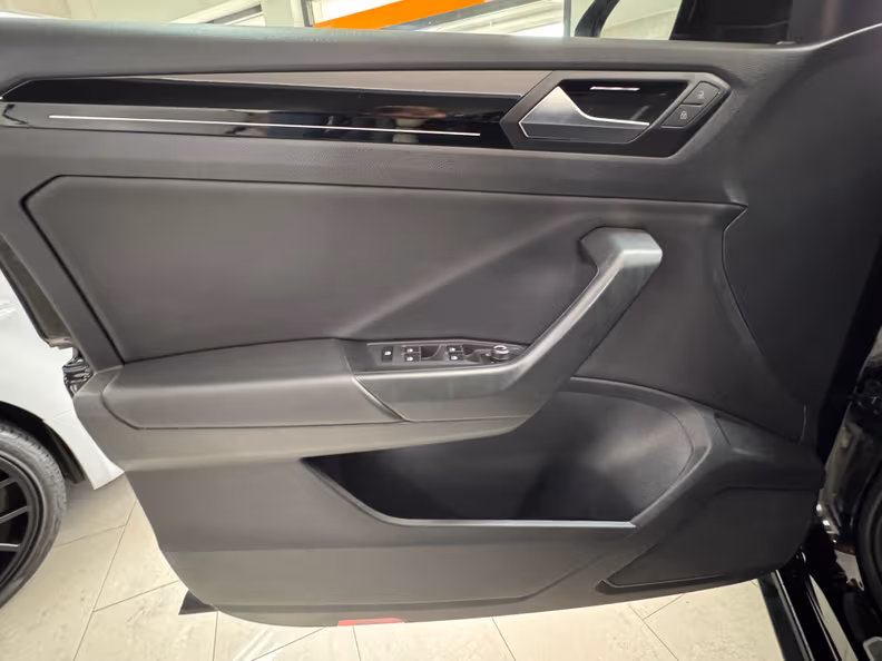 VW T-ROC - 14