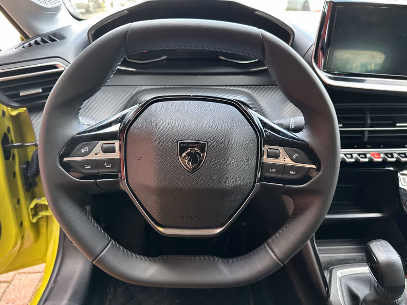 Peugeot 208 - 9