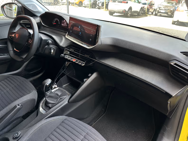 Peugeot 208 - 23