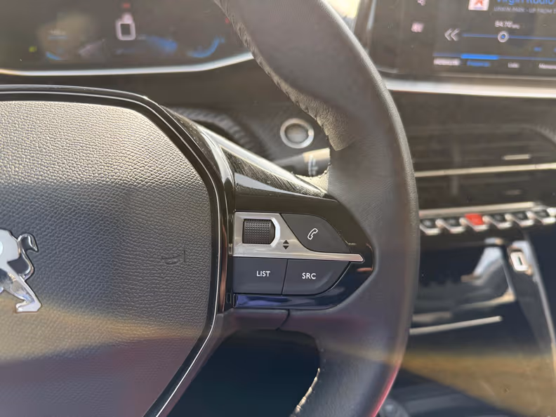 Peugeot 208 - 14