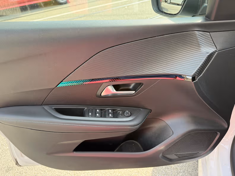 Peugeot 208 - 27