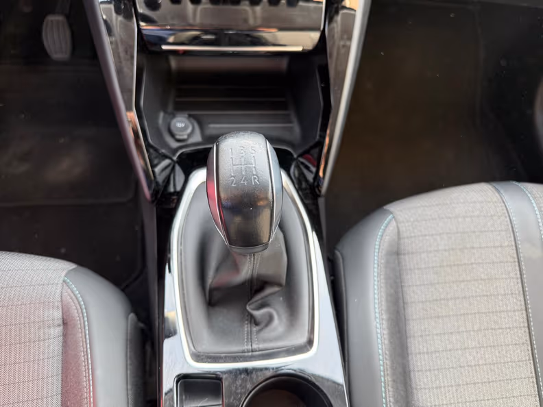 Peugeot 208 - 20