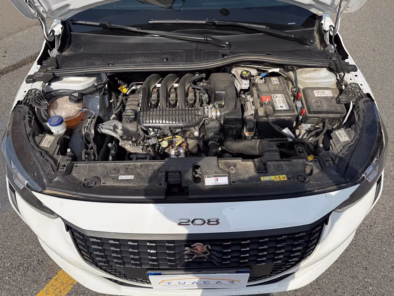 Peugeot 208 - 33