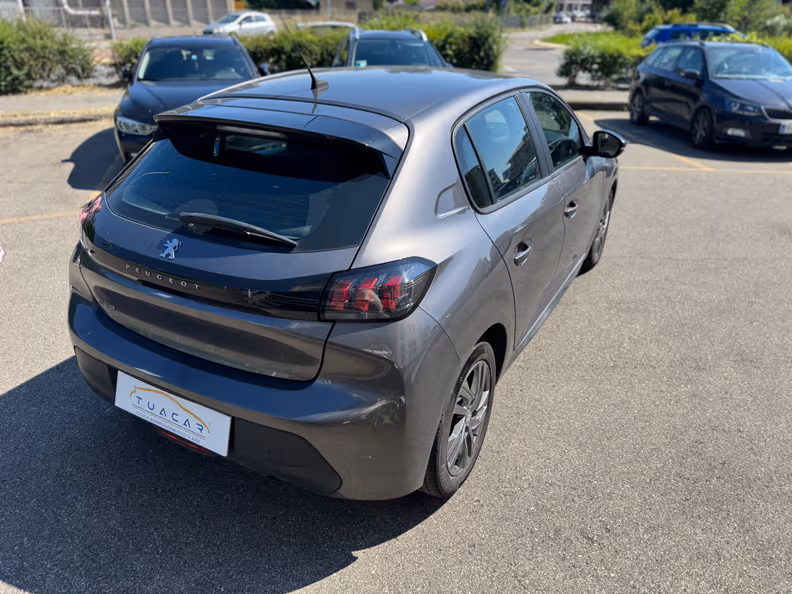 Peugeot 208 - 5