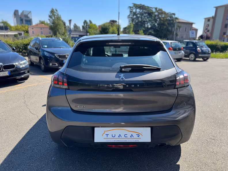 Peugeot 208 - 4