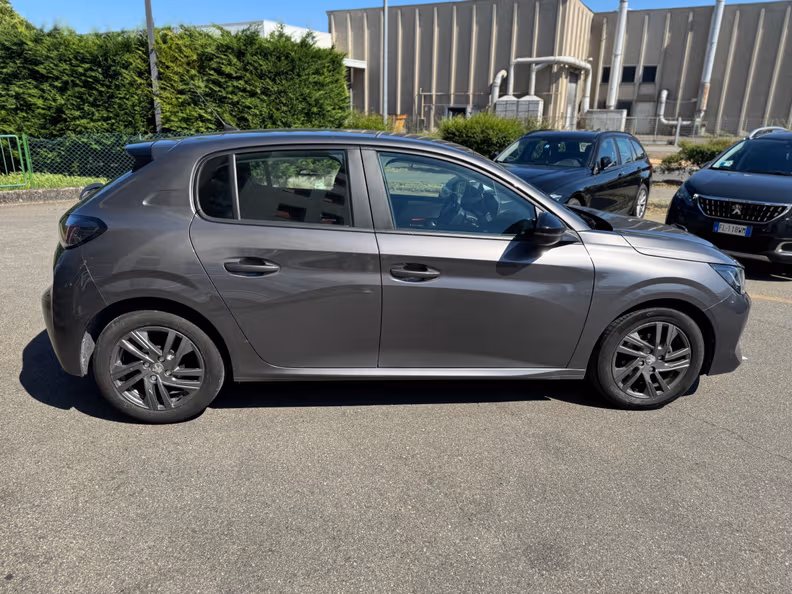 Peugeot 208 - 6