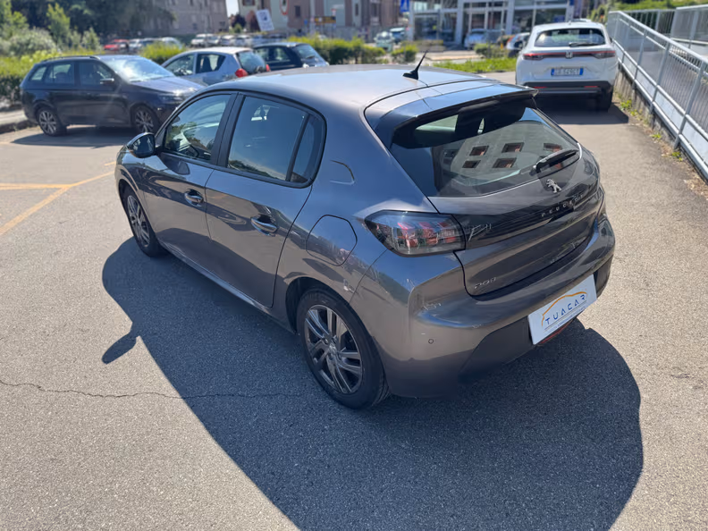 Peugeot 208 - 3