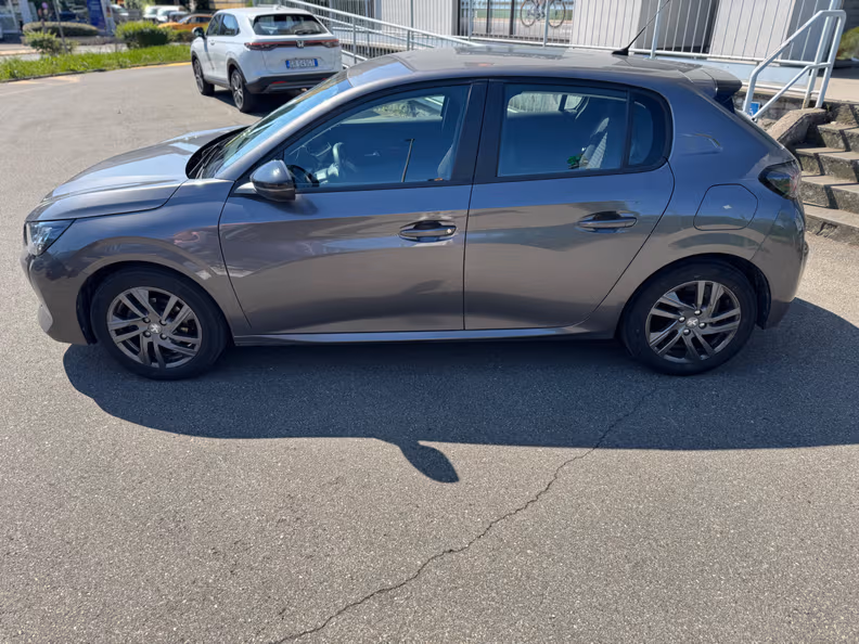 Peugeot 208 - 2