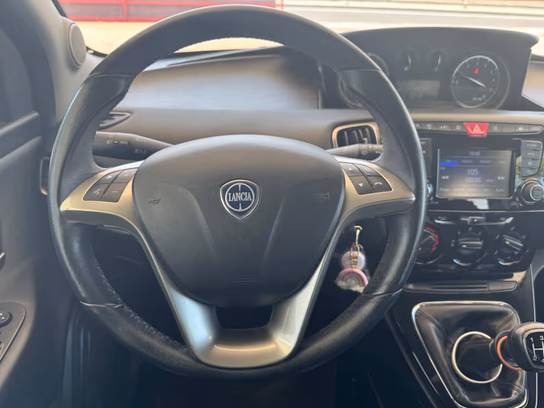 Lancia Ypsilon - 32