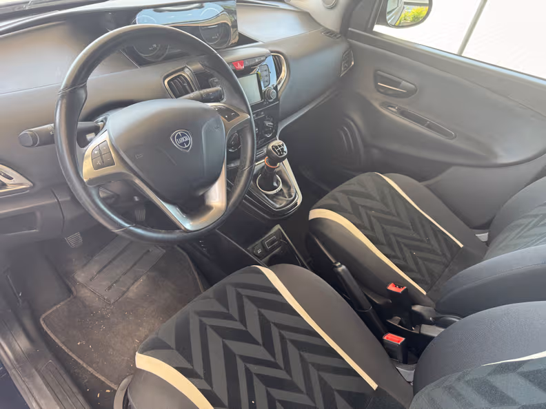 Lancia Ypsilon - 6