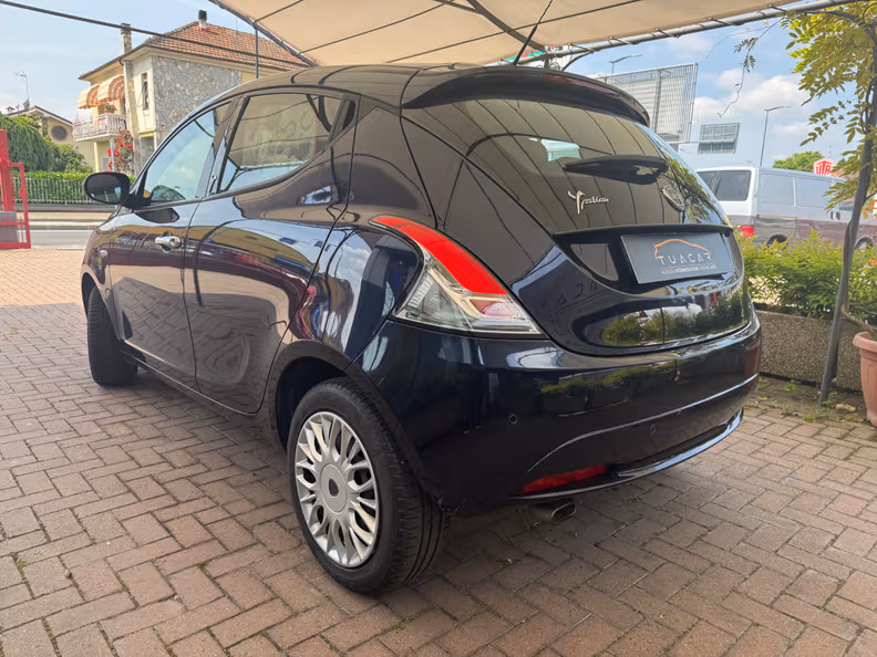 Lancia Ypsilon - 5