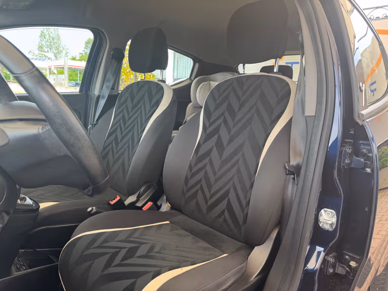 Lancia Ypsilon - 9