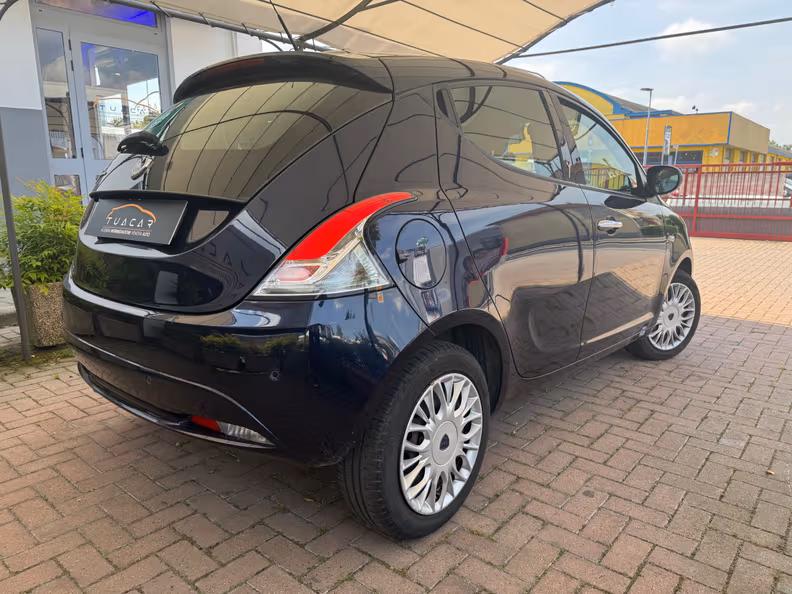 Lancia Ypsilon - 4