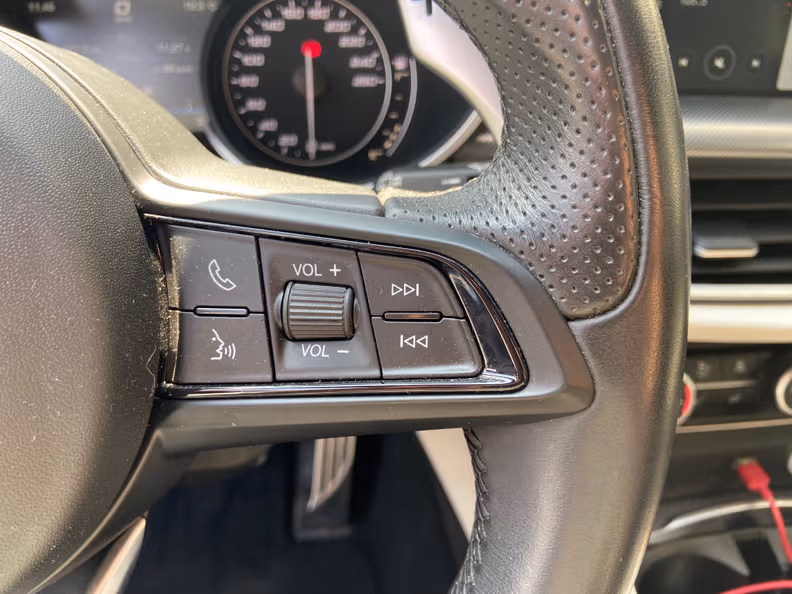 Alfa Romeo Stelvio - 12