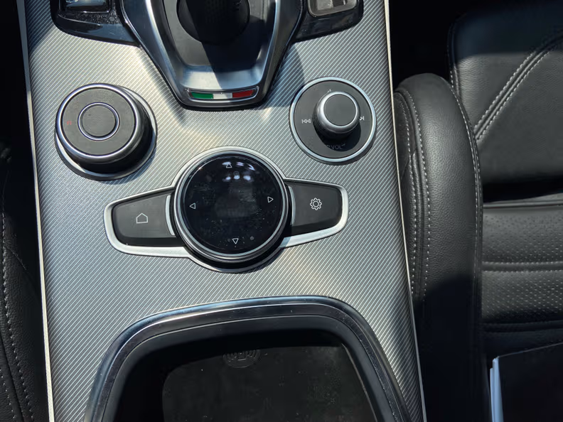 Alfa Romeo Stelvio - 18