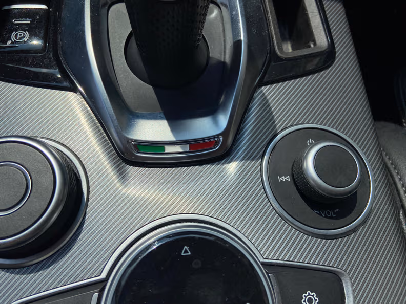 Alfa Romeo Stelvio - 17