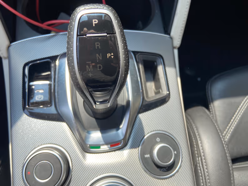 Alfa Romeo Stelvio - 16