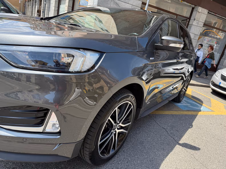 Ford Edge - 2