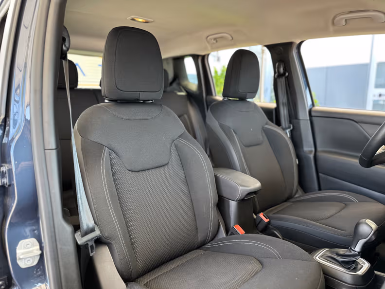 Jeep Renegade - 10