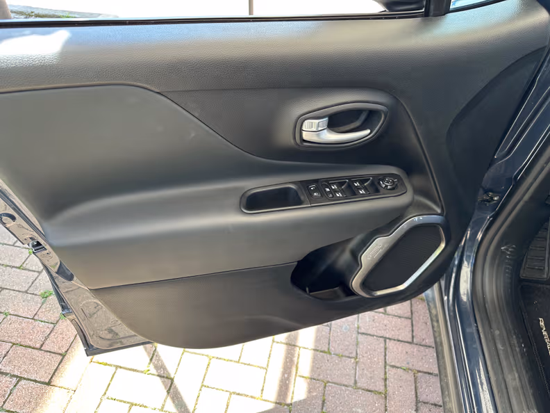 Jeep Renegade - 18