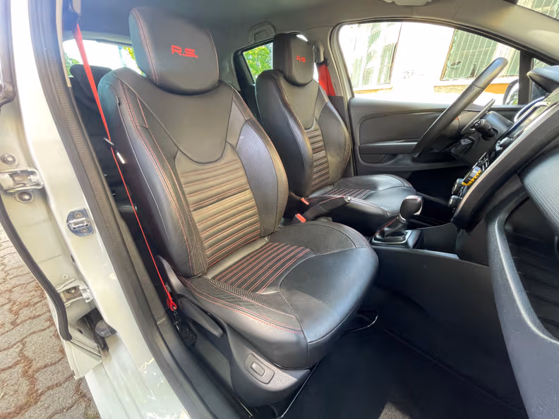 Renault Clio - 23