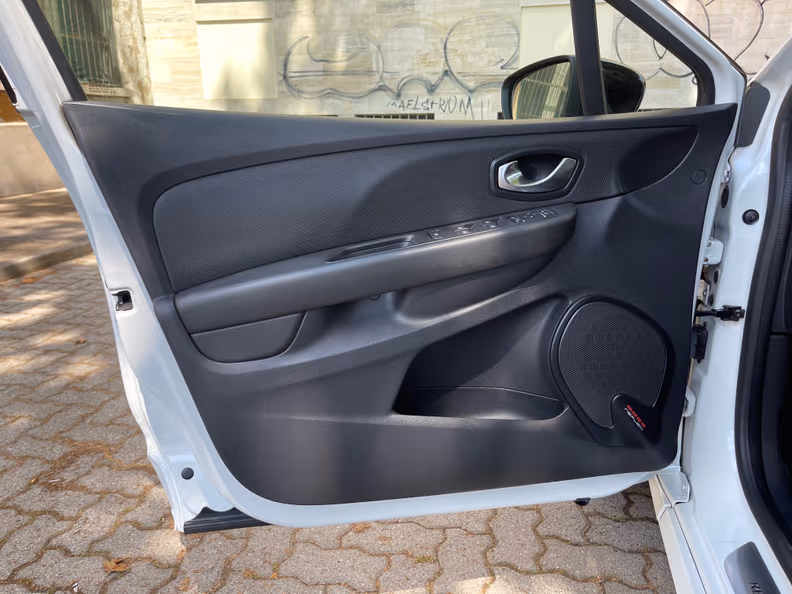 Renault Clio - 41