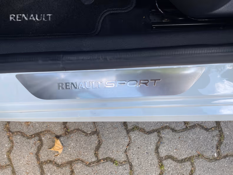Renault Clio - 36