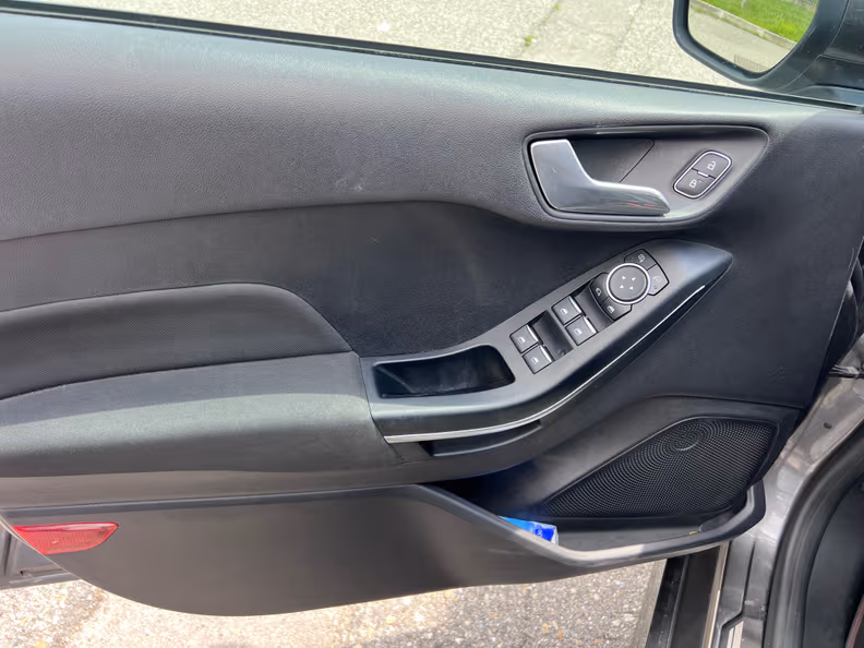 Ford Fiesta - 18