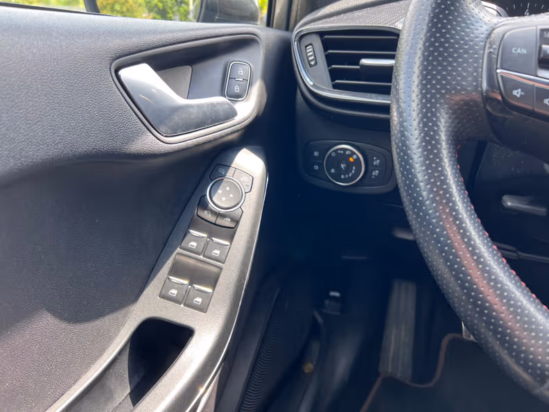 Ford Fiesta - 28