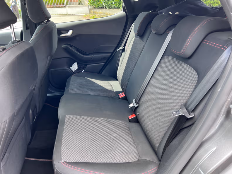 Ford Fiesta - 12