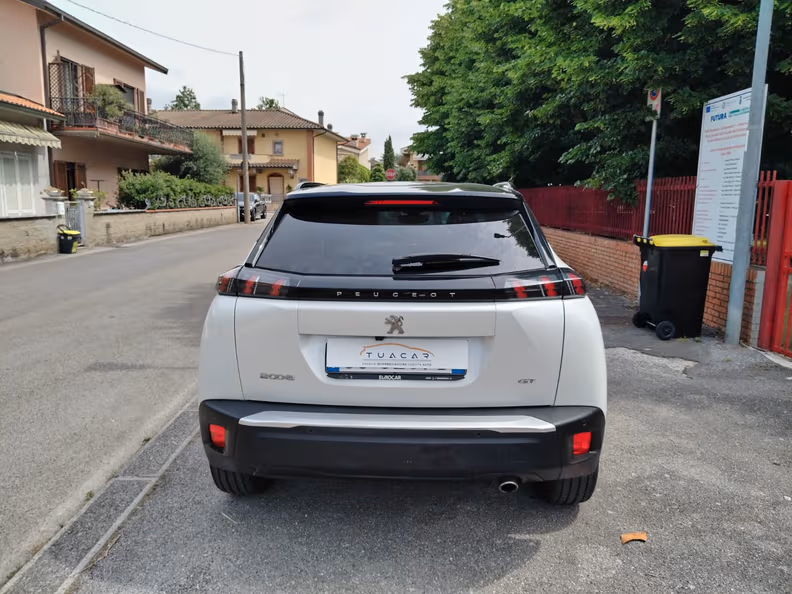 Peugeot 2008 - 13
