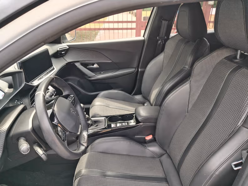 Peugeot 2008 - 6